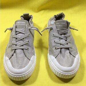 Tretorn Women’s Taupe Canvas Low-Top Sneakers with White SoleSZ 8